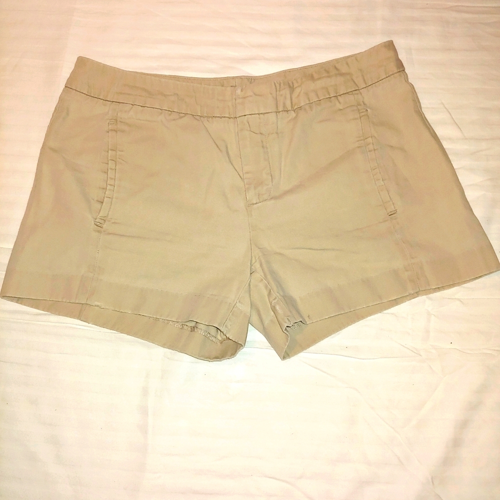GAP Women's Khaki Pleated Shorts 100% Cotton Size 2